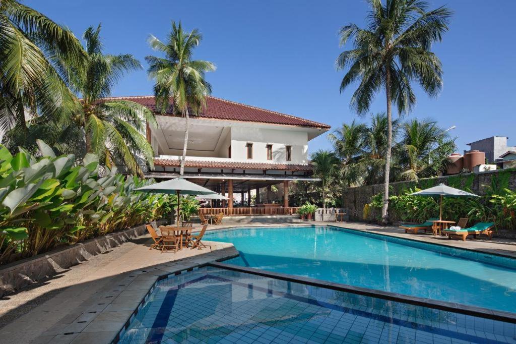 Sunrise Beach Hotel Pangandaran Εξωτερικό φωτογραφία